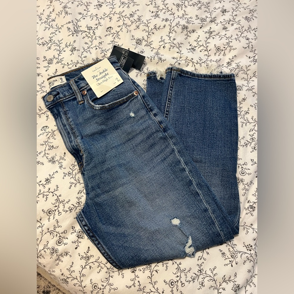 The Ankle Straight Distressed Jeans